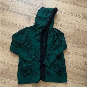 Her Universe: Haunted Mansion Wallpaper Print Hooded Sweater Jacket